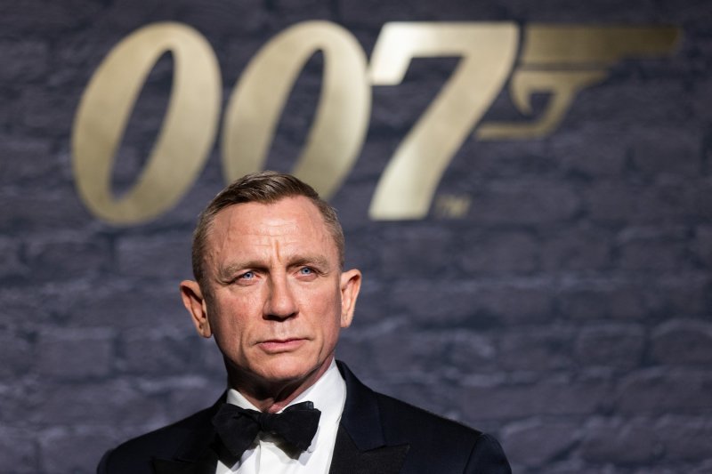 Daniel Craig