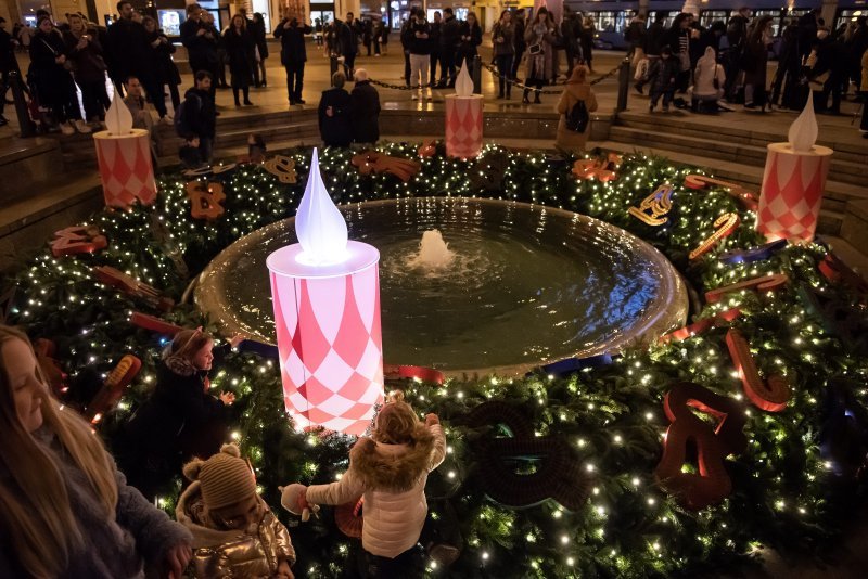 Zagrebački gradonačelnik upalio prvu adventsku svijeću na Manduševcu