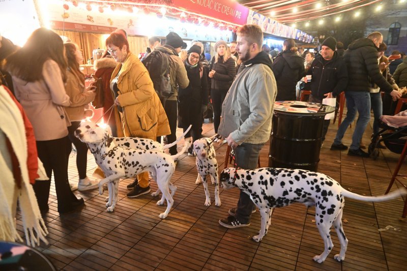 Otvaranje klizališta na Trgu kralja Tomislava povodom Adventa 2022