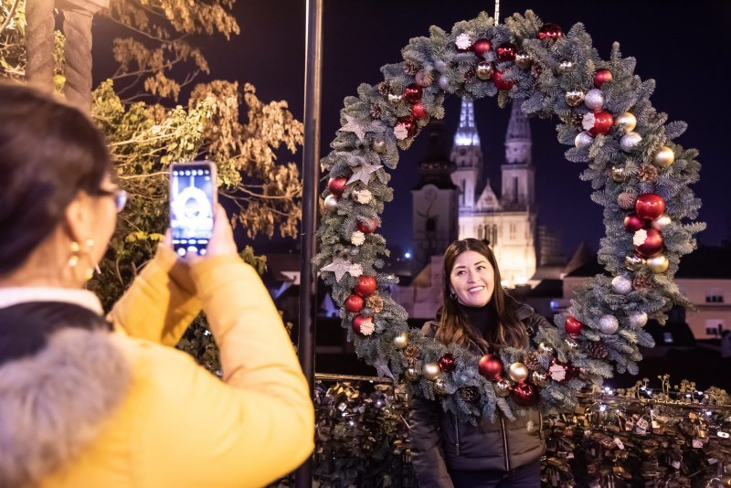 Bas Naš Advent na platou Gradec