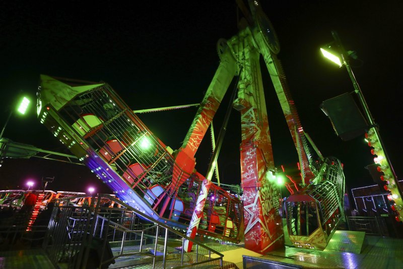 Winter Park - u parku dr. Franje Tuđmana postavljena je nova atrakcija zagrebačkog Adventa, panoramski kotač visok 36 metara