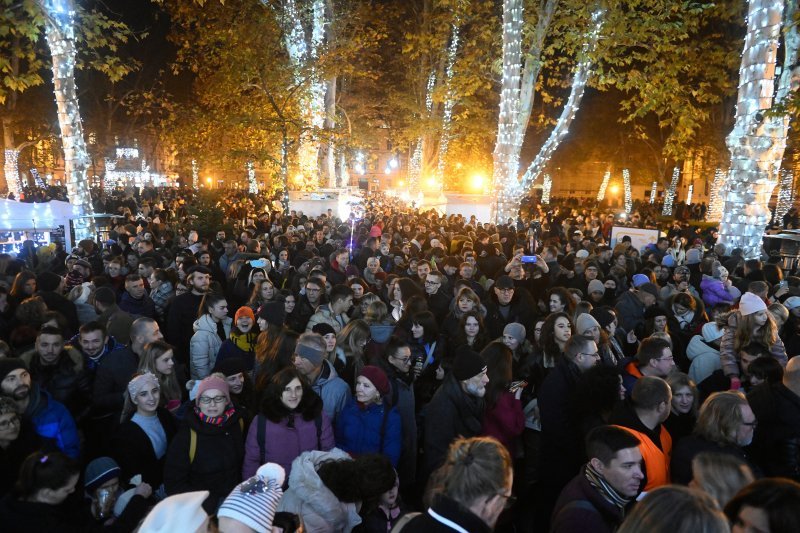 Paljenje lampica na Zrinjevcu