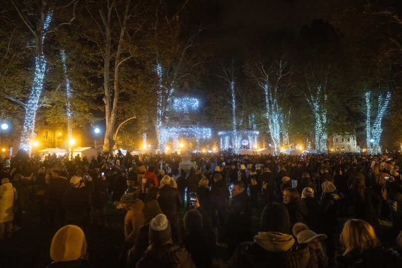 Paljenje lampica na Zrinjevcu