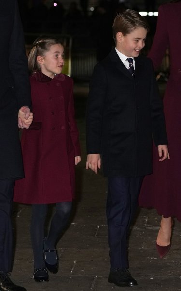 Kate Middleton i princ William s princezom Charlotte i princom Georgeom