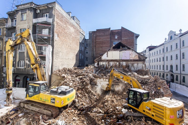 Rušenje zgrade u Petrinjskoj