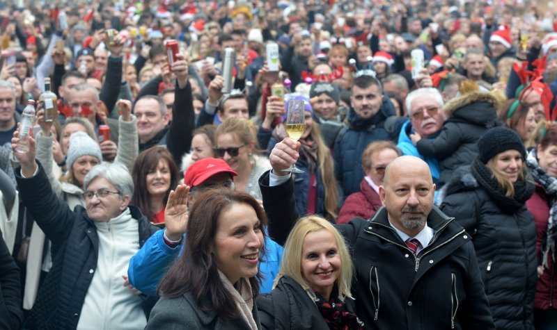 Tradicionalni podnevni ispraćaj stare i doček nove godine u Fužinama (2)