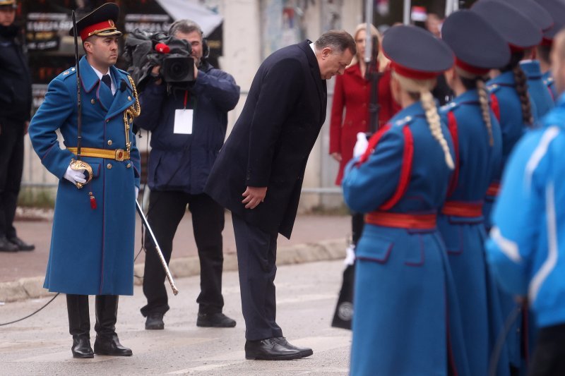 Defile povodom neustavnog Dana Republike Srpske