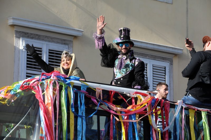 Maškarana manifestacija na riječkim ulicama