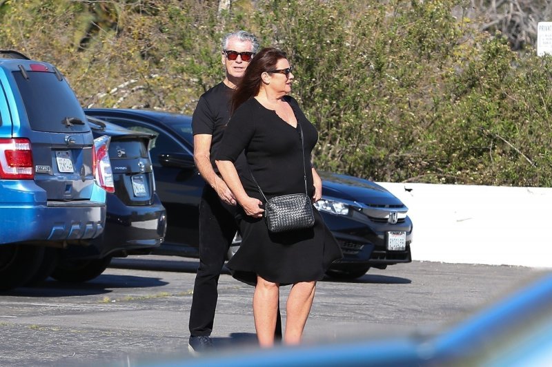 Pierce Brosnan i Keely Shaye Smith