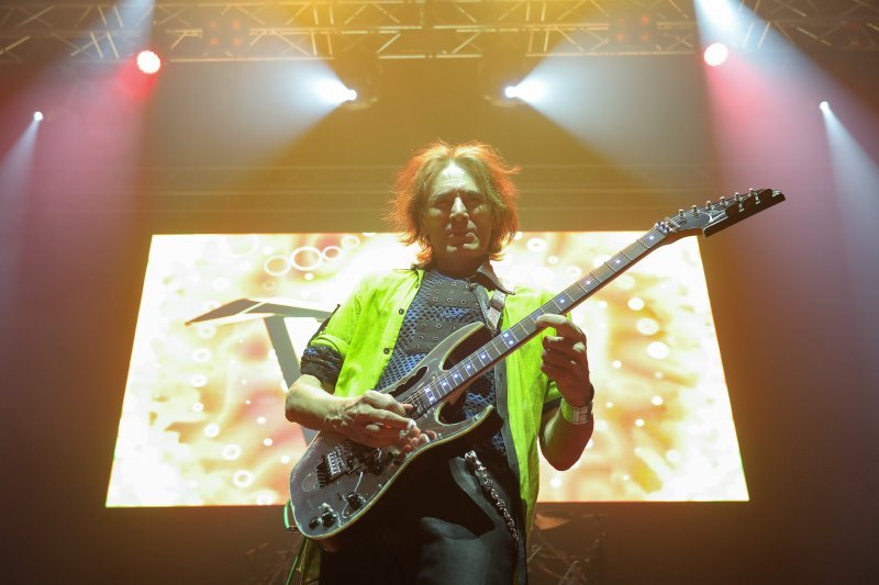 Steve Vai