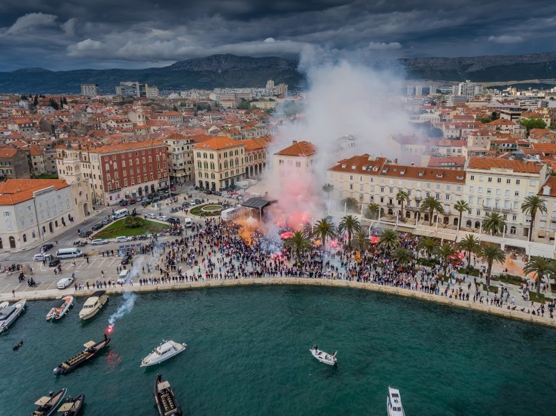 Doček juniora iz zraka