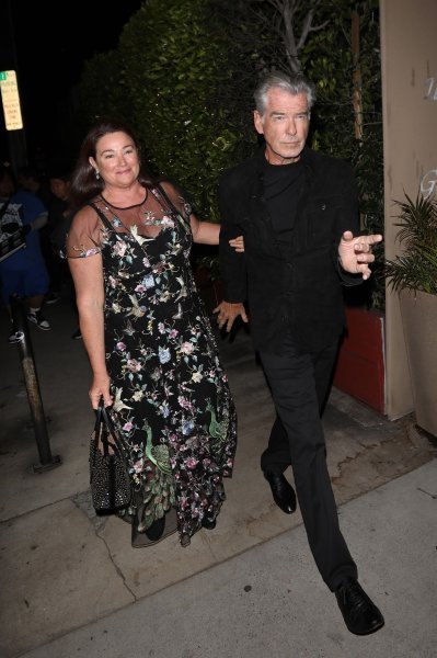 Pierce Brosnan i Keely Shaye Smith