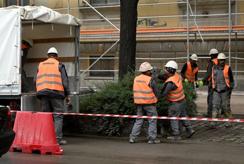 Dan nakon urušavanja zgrade i skele u Klaićevoj otežan je promet