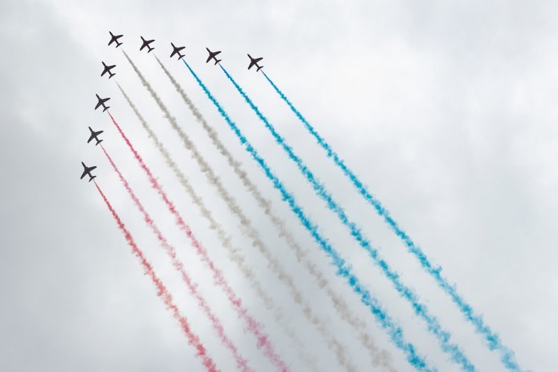 Akrobatska grupa britanskog ratnog zrakoplovstva Red Arrows nastupila na krunidbi kralja Charlesa