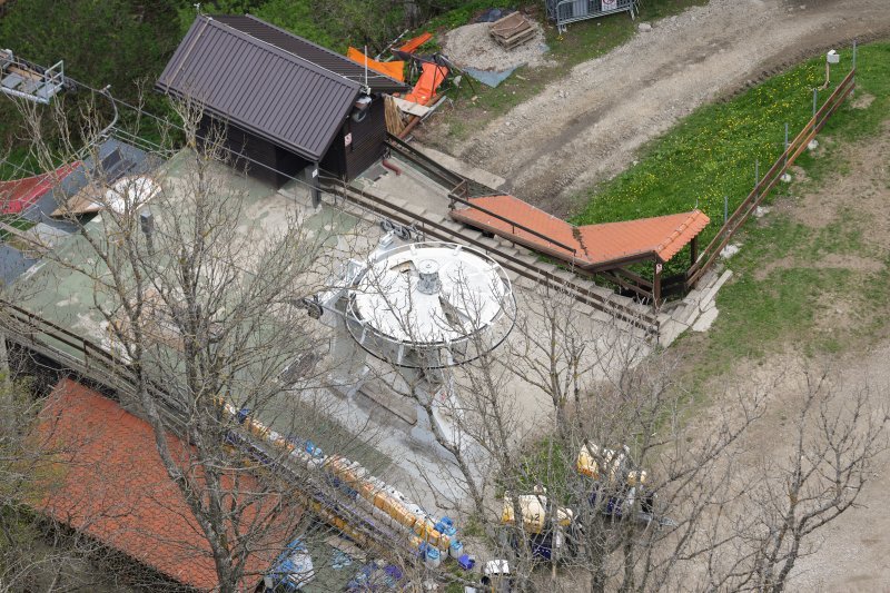 Pogled na Medvednicu i Zagreb s tornja na Sljemenu