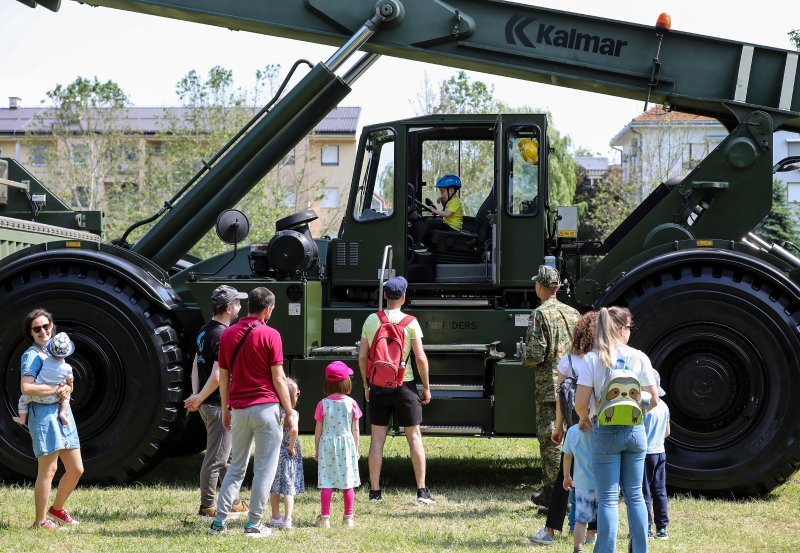 Izložba vojne opreme i naoružanja Hrvatske vojske na Jarunu