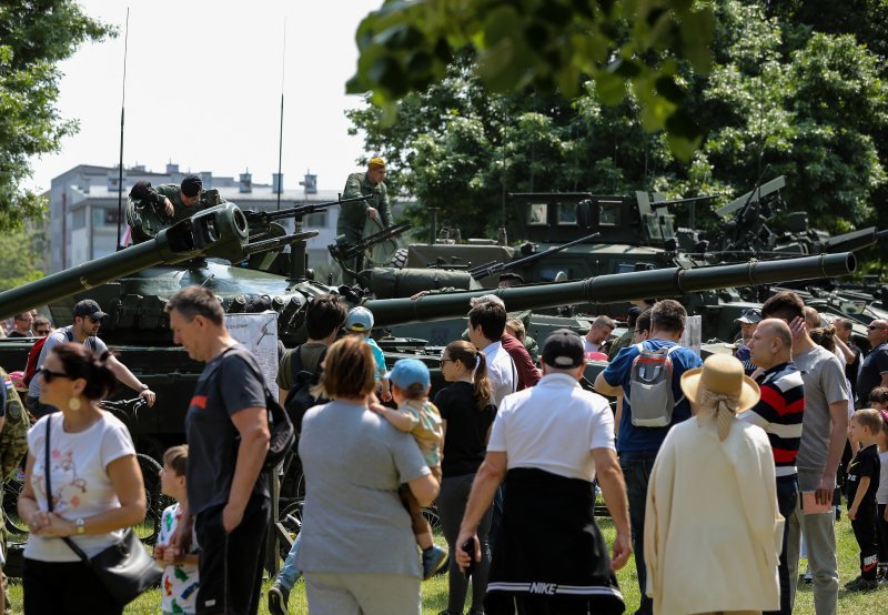 Izložba vojne opreme i naoružanja Hrvatske vojske na Jarunu