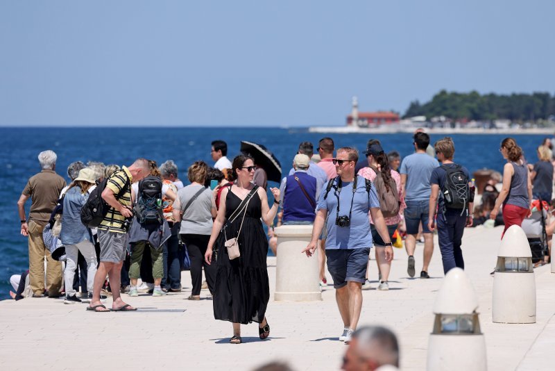 Sunčanu subotu mnogi su iskoristili za šetnju Zadrom