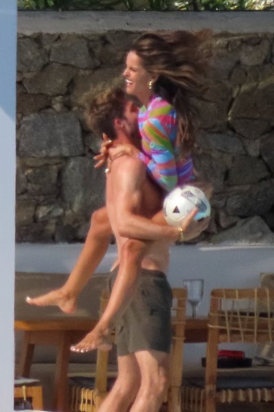 Izabel Goulart i Kevin Trapp na Mykonosu