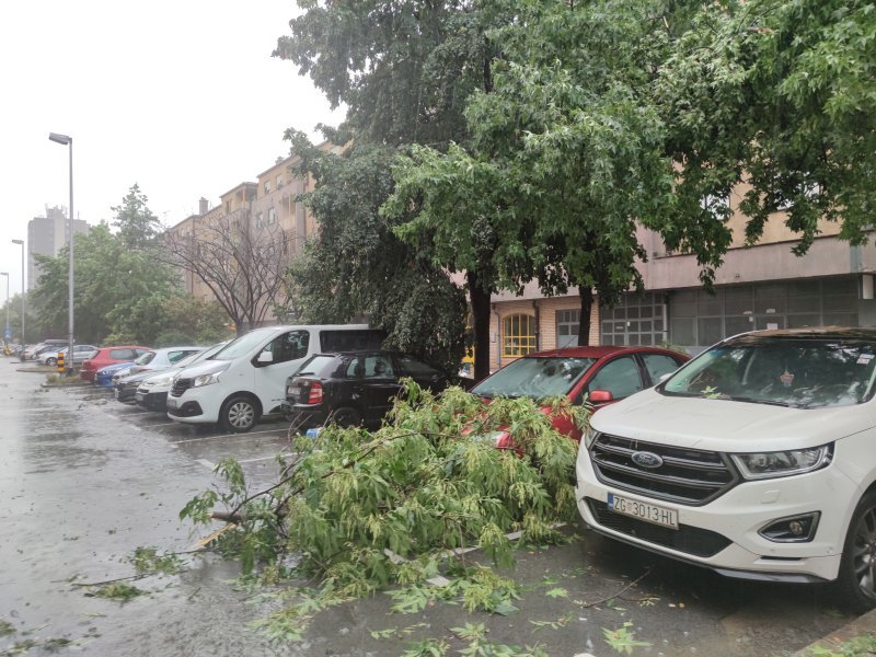 Posljedice nevremena u kvartu Središće