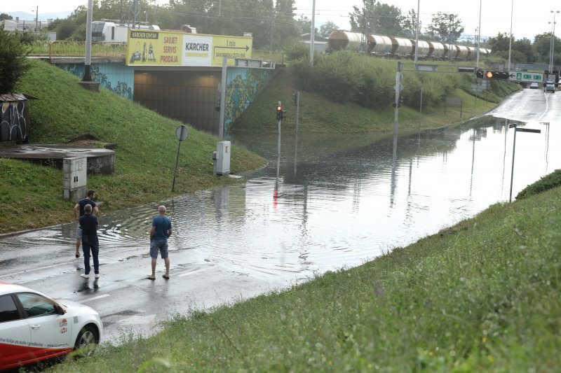 Podvožnjak u Selskoj potpuno je potopljen