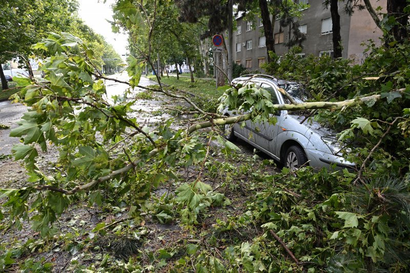 Zagreb dan nakon nevremena sanira štetu