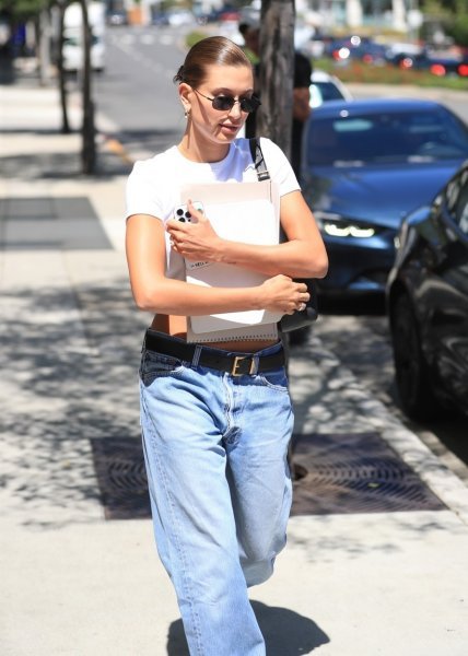 Hailey Bieber