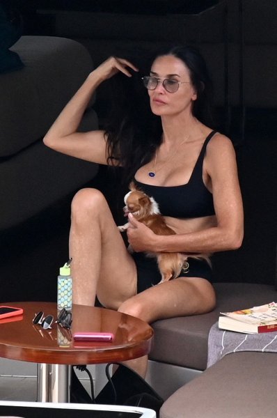 Demi Moore na odmoru u Grčkoj