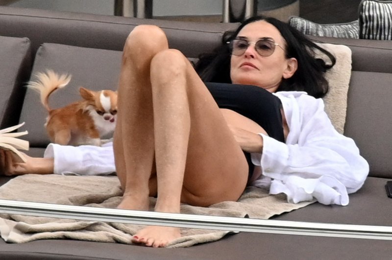 Demi Moore na odmoru u Grčkoj