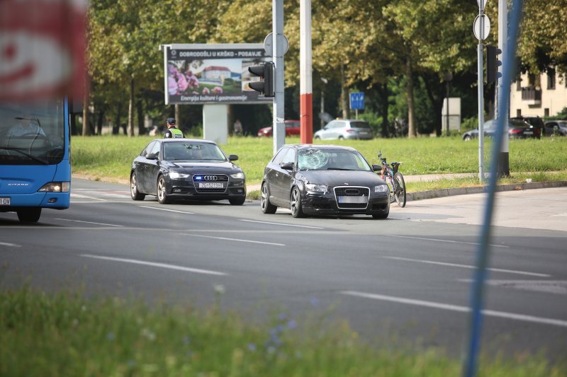 Autom naletio na biciklista nedaleko od Avenue Malla