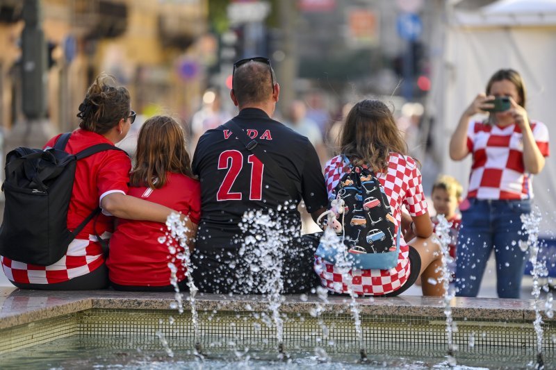 Hrvatski navijači uoči Latvije