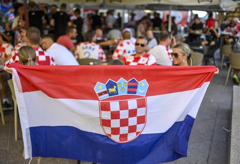 Hrvatski navijači uoči Latvije