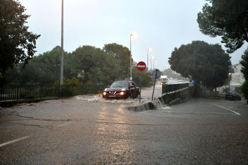 Obilna kiša potopila ulice Zadra