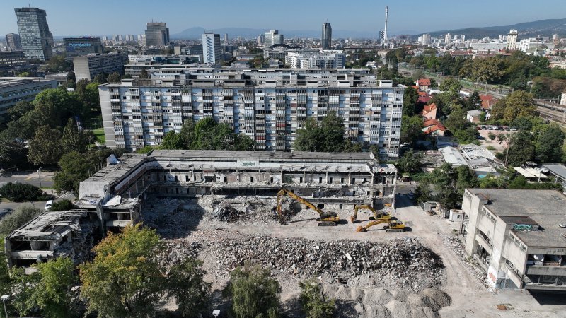 Rušenje zgrade bivše Zagrebačke banke u Paromlinskoj ulici