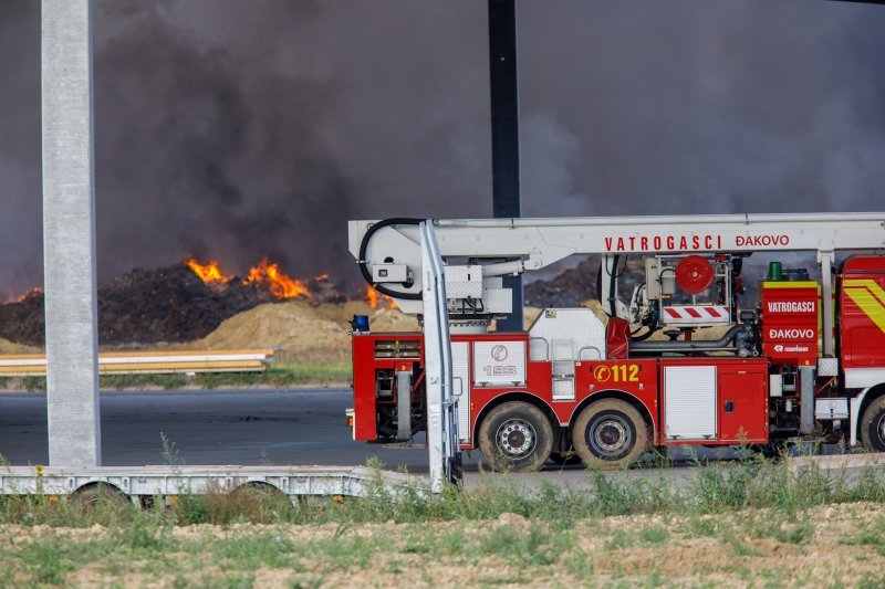 Tvornica Drava International jutro nakon požara