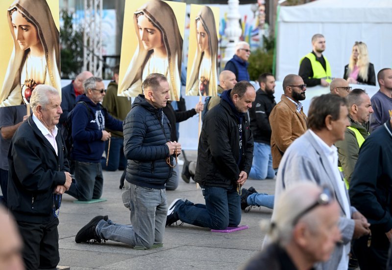 Na trgovima hrvatskih gradova su molitelji