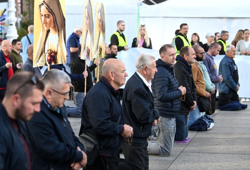 Na trgovima hrvatskih gradova su molitelji