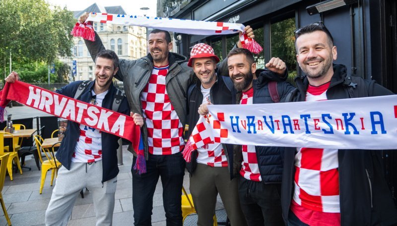 Cardiff, 15.10.2023 - Nogomet: Hrvatski navijači pred utakmicu Wales - Hrvatska