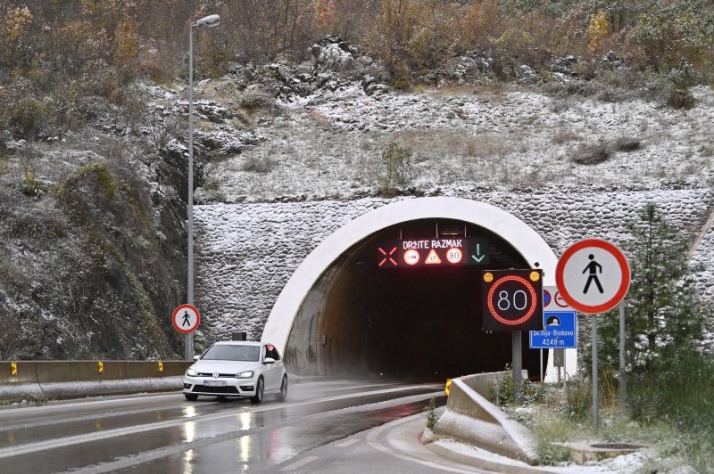 Snijeg na autocesti A1 kod Zagvozda