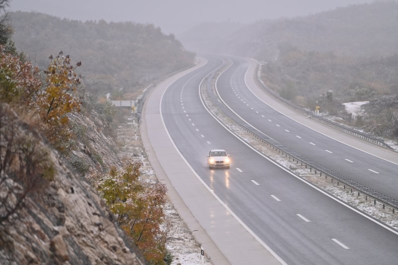 Snijeg na autocesti A1 kod Zagvozda