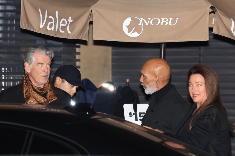 Pierce Brosnan i Keely Shaye Smith