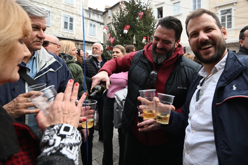 Rani doček Nove godine na splitskog Pjaci