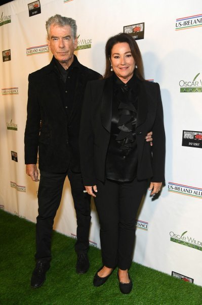 Pierce Brosnan i Keely Shaye Smith