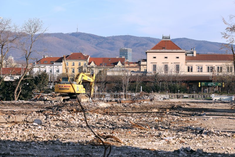 Srušena stara zgrada Zabe u Paromlinskoj