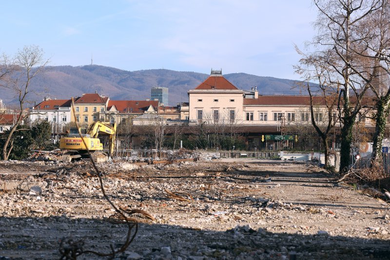 Srušena stara zgrada Zabe u Paromlinskoj