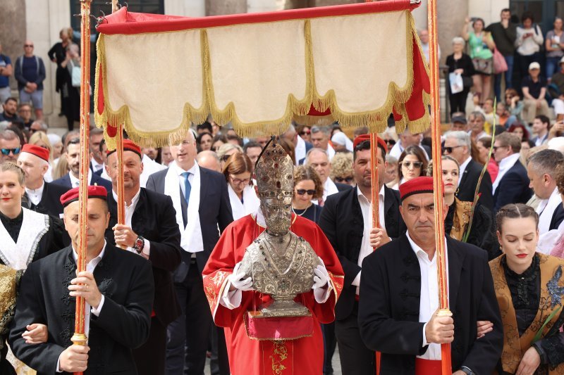 Svečana procesija i sveta misa u čast svetog Duje u Splitu