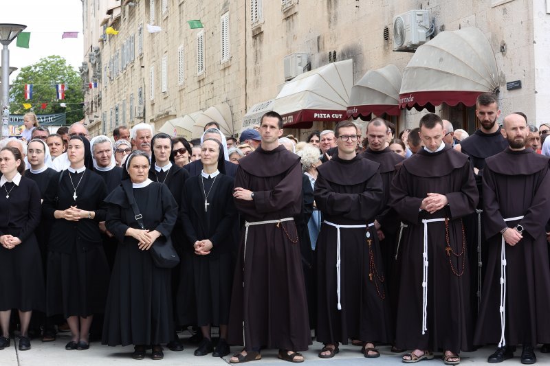 Svečana procesija i sveta misa u čast svetog Duje u Splitu