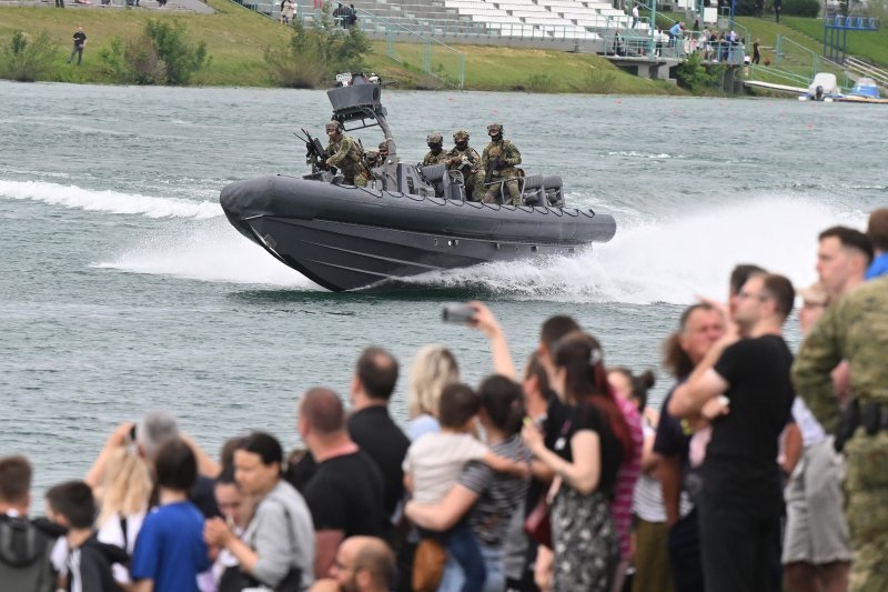 Predstavljanje HV-a na Jarunu