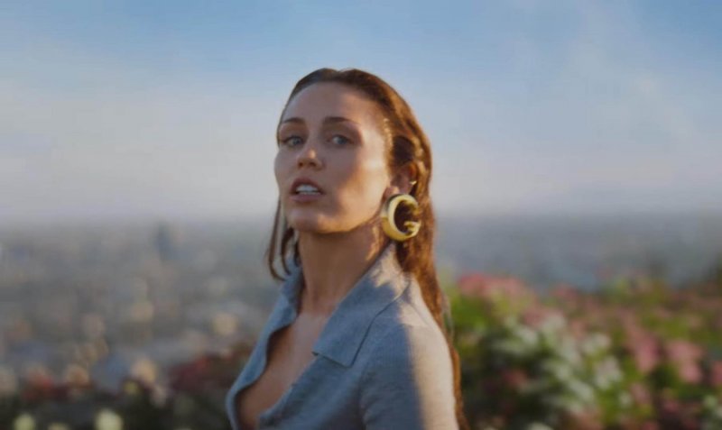 Miley Cyrus u kampanji za Gucci