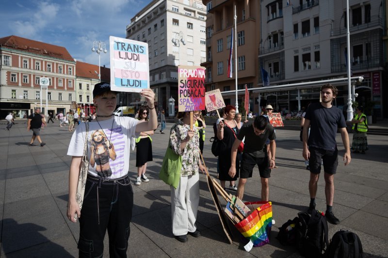 Molitelji i prosvjednici